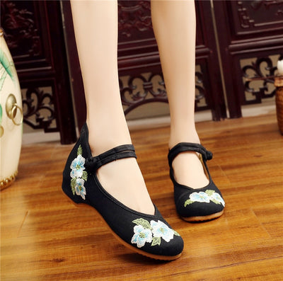 Embroidered shoes |  Vintage Floral Embroidered Shoes